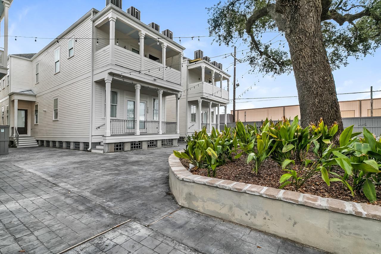 דירות ניו אורלינס Modern 2Br On Carondelet By Hosteeva מראה חיצוני תמונה