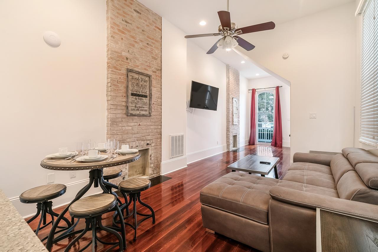 דירות ניו אורלינס Modern 2Br On Carondelet By Hosteeva מראה חיצוני תמונה