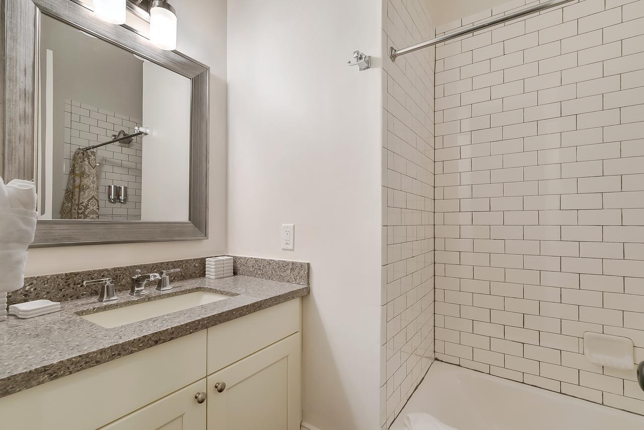 דירות ניו אורלינס Modern 2Br On Carondelet By Hosteeva מראה חיצוני תמונה